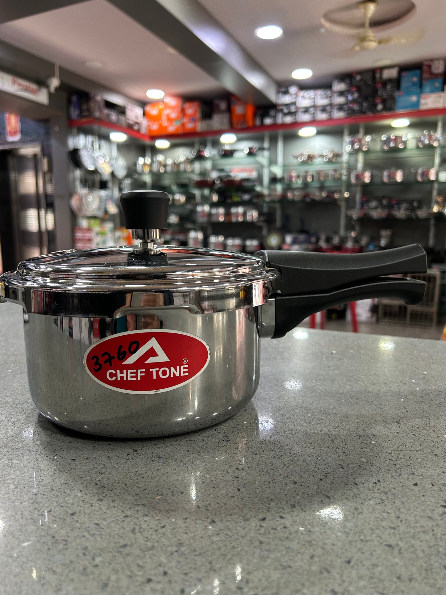 Cheftone Triply Cooker 2.5 ltr induction Base Triply ss 304 with isi