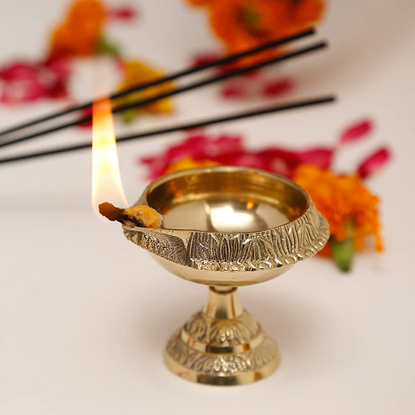 Brass Metal Deepak On Stand, Standard, Gold