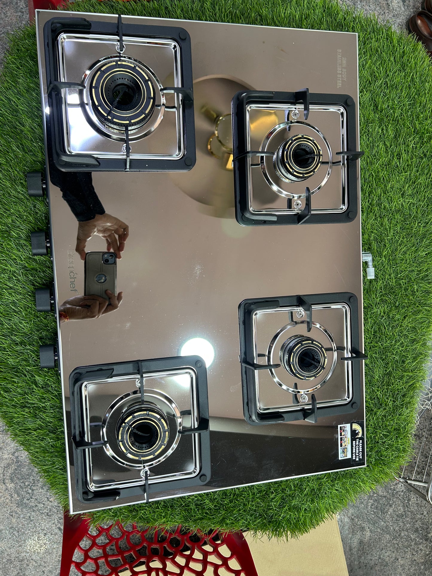 Greenchef Primex 4-Burner Stainless Steel Gas Stove| Free STEEL Cooker 5ltr,3 ltr,2 ltr cooker 

Upgrade your kitchen with the Greenchef Primex 4-Burner Stainless Steel Gas Stove, designed for modern Indian kitchens. Its premium 2mm stainless-steel body,